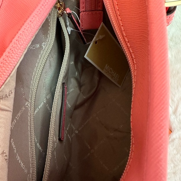 🆕 Michael Kors XS Jet Set Travel Tote Saffiano Leather Crossbody - Picture 5 of 13